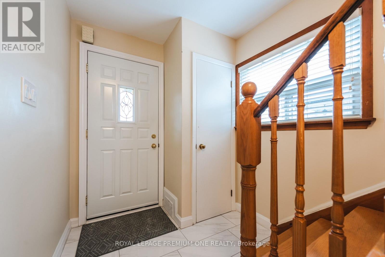 63 Haverson Boulevard, Toronto, Ontario  M6M 3J8 - Photo 9 - W13059294