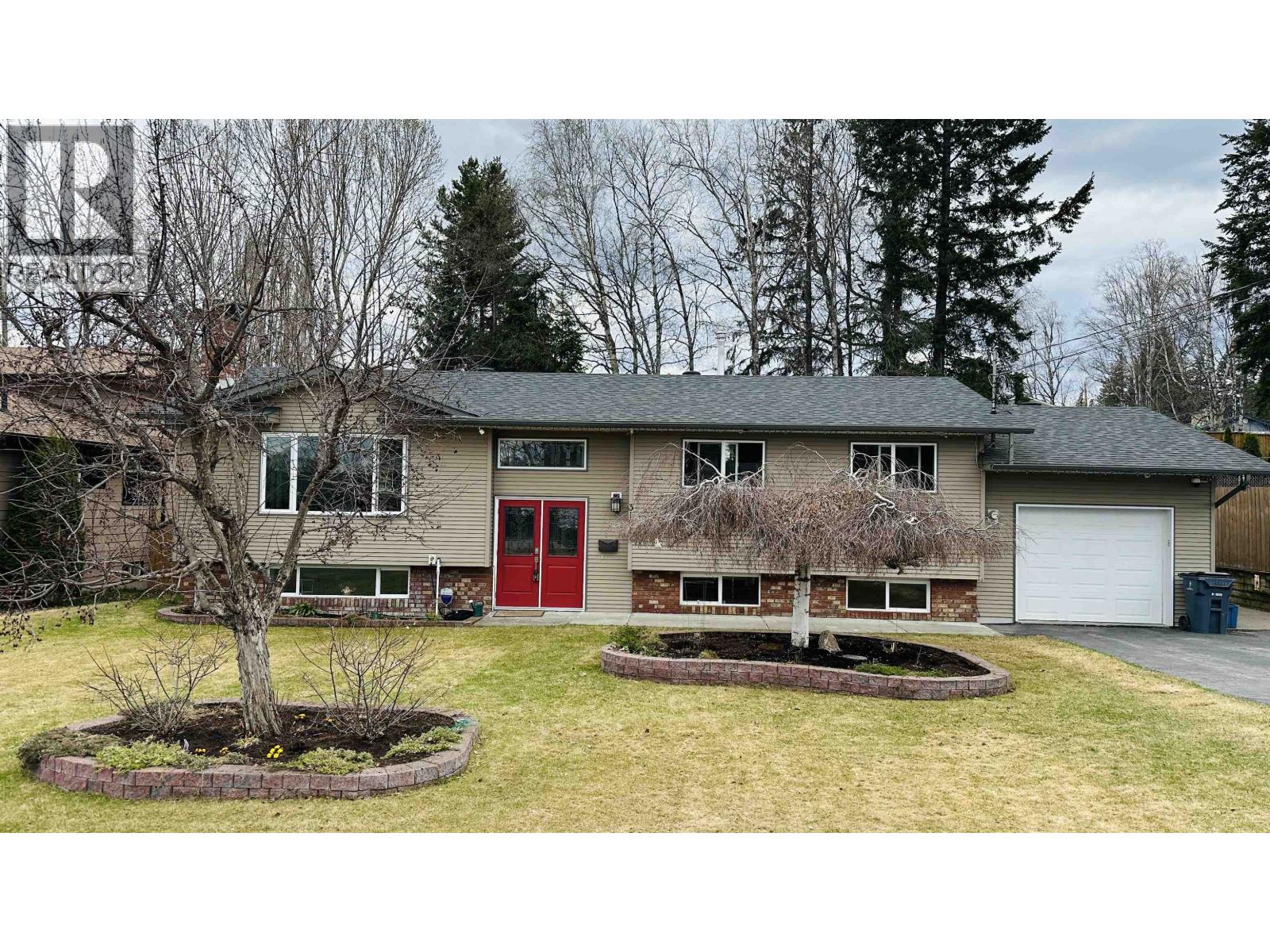 3187 Wallace Crescent, Prince George, British Columbia  V2K 3V5 - Photo 1 - R3110621