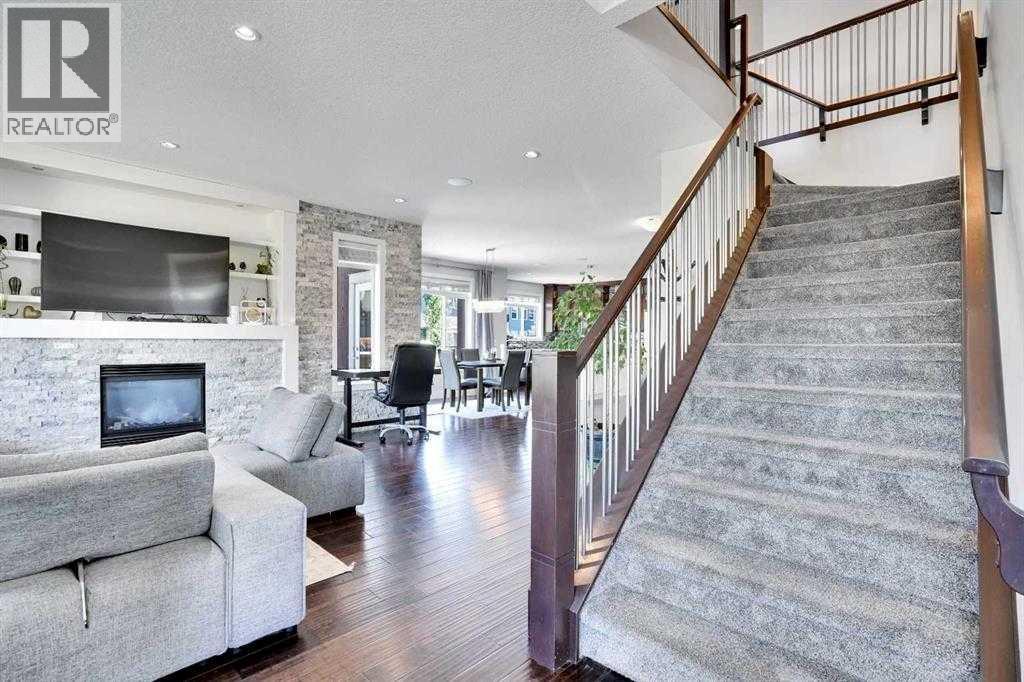 172 Kinniburgh Way, Chestermere, Alberta  T1X 0R8 - Photo 4 - A2298667