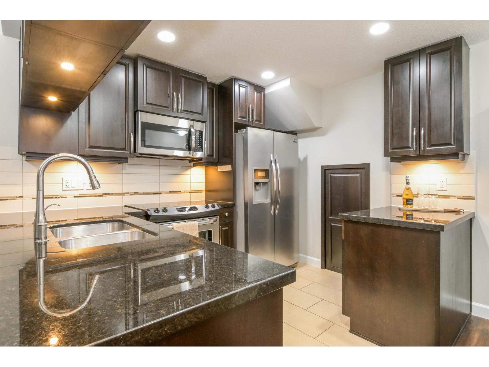 406 8328 207a Street, Langley, British Columbia  V2Y 0K5 - Photo 8 - R3118094