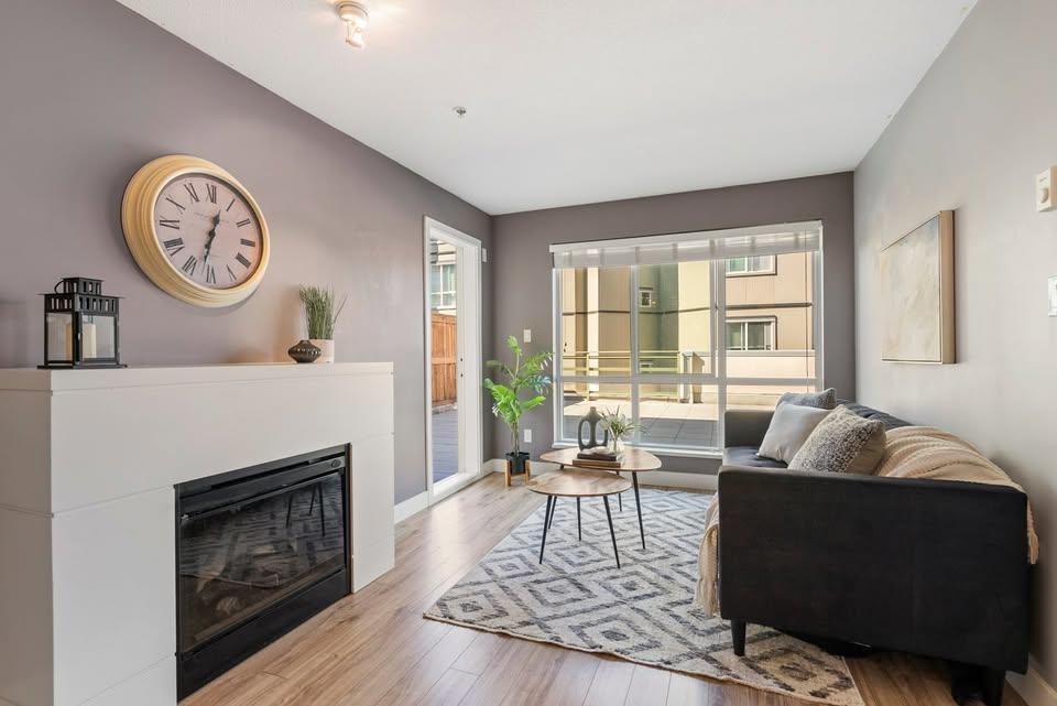 212 15795 Croydon Drive, Surrey, British Columbia  V3Z 2L6 - Photo 4 - R3118107