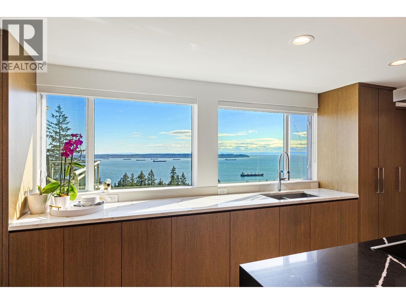 701 3105 Deer Ridge Drive, West Vancouver, British Columbia  V7S 4W1 - Photo 4 - R3118073
