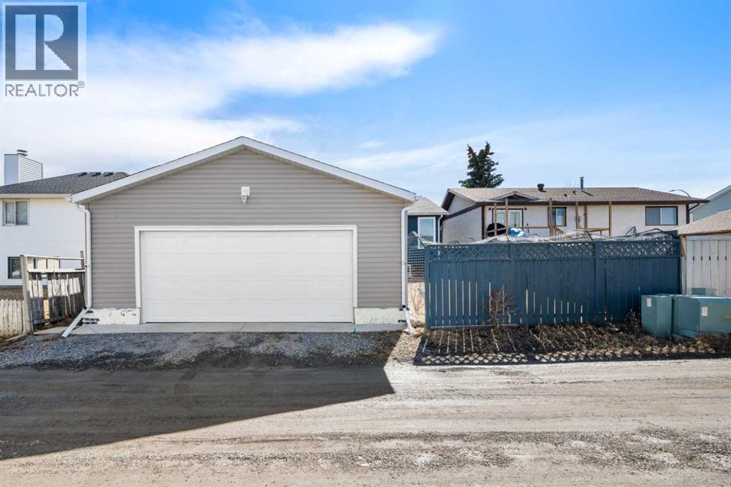 1312 10 Avenue Se, High River, Alberta  T1V 1L4 - Photo 39 - A2294193