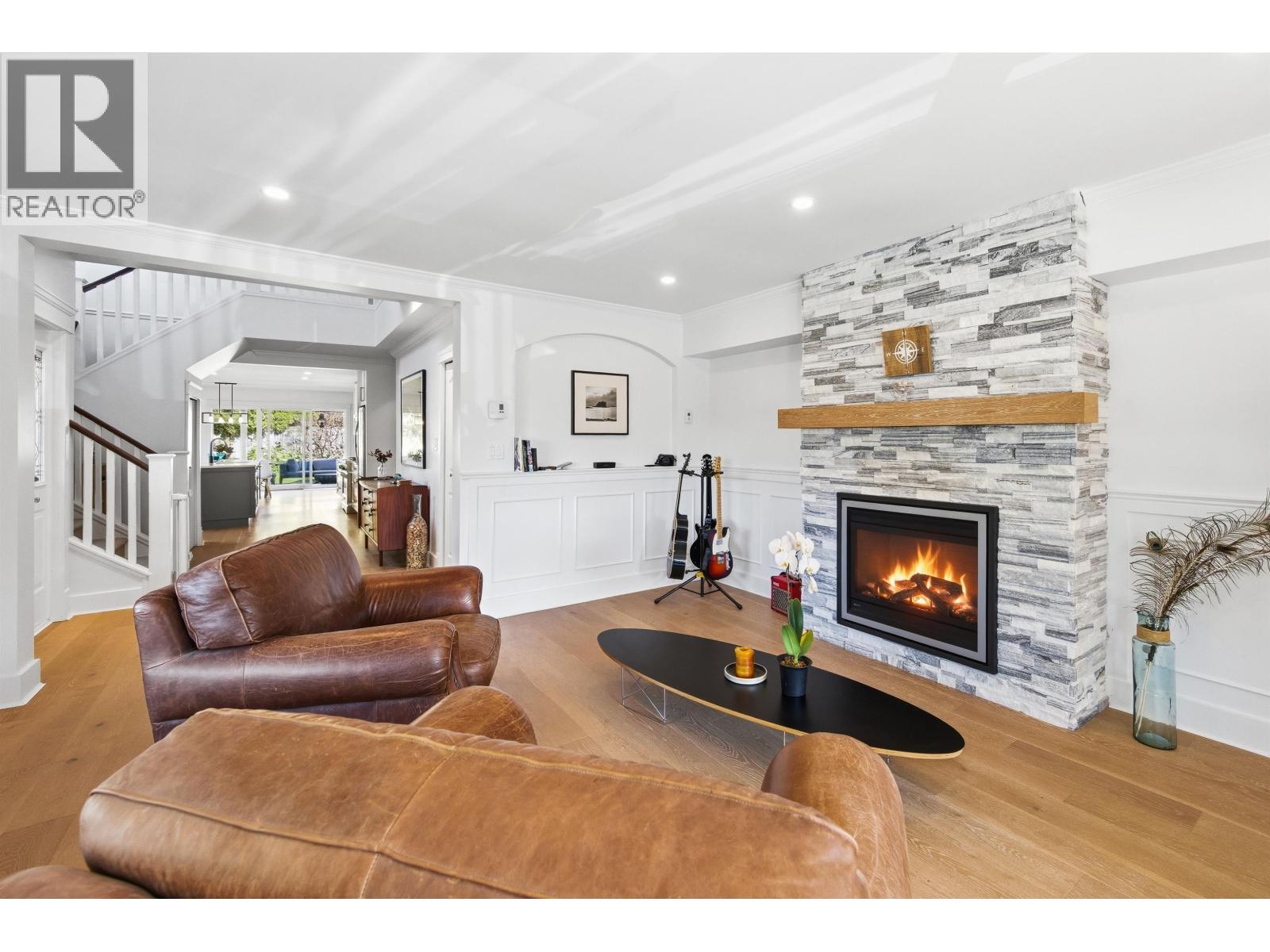 1000 Polewe Place, Garibaldi Highlands, British Columbia  V0N 1T0 - Photo 2 - R3118051