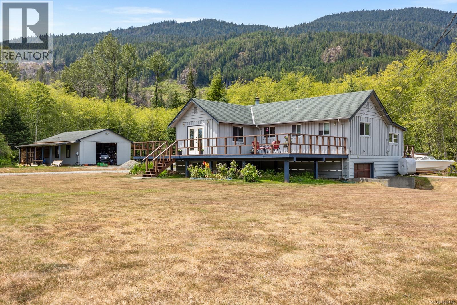 843 Sayward Rd, Sayward, British Columbia  V0P 1R0 - Photo 3 - 1034146