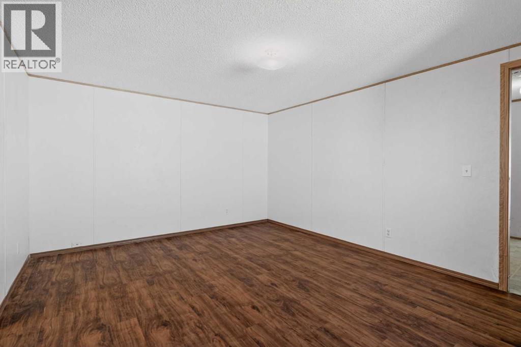 125 Erin Woods Circle Se, Calgary, Alberta  T2B 3E1 - Photo 12 - A2299827