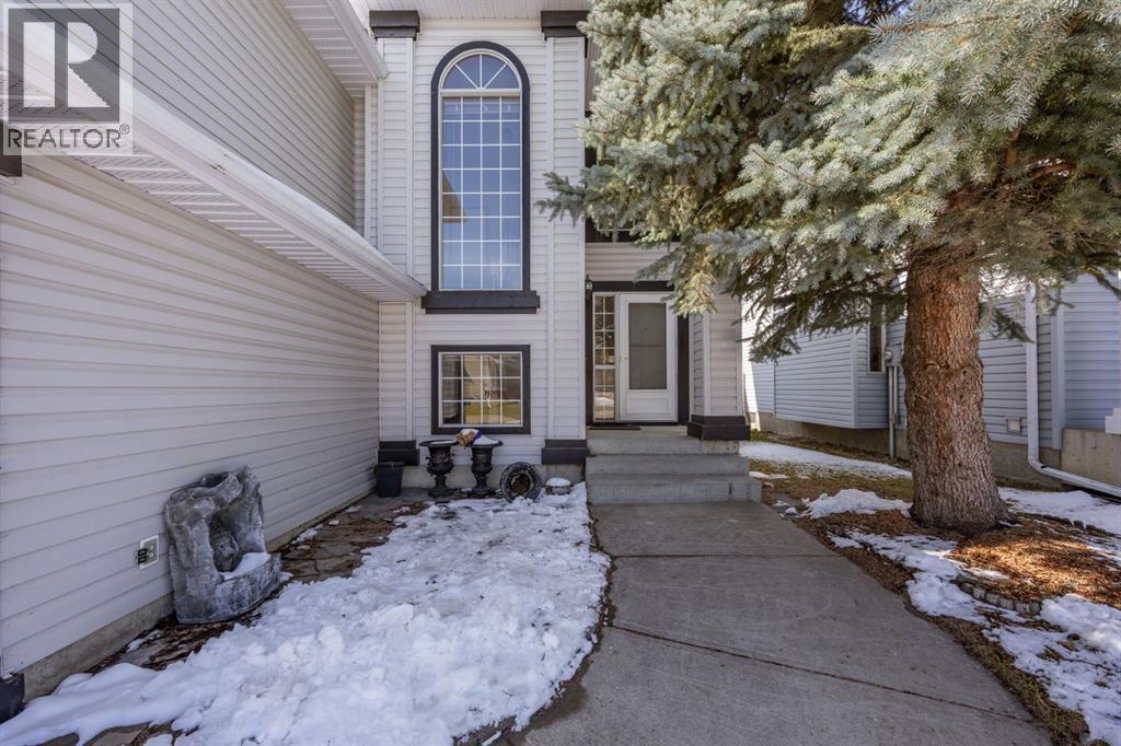 119 Valley Glen Bay NW, Calgary, Alberta  T3B 5P9 - Photo 3 - A2303270
