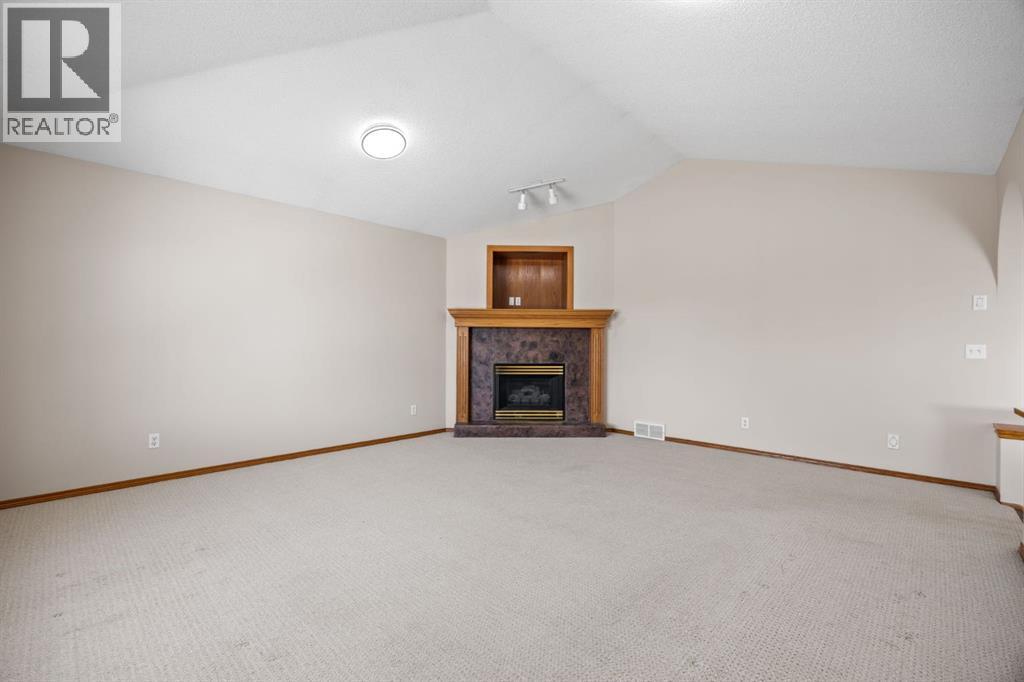 119 Valley Glen Bay NW, Calgary, Alberta  T3B 5P9 - Photo 20 - A2303270