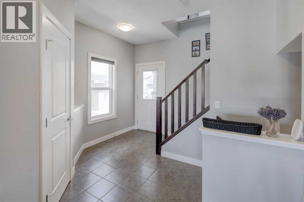 177 Hillcrest Drive Sw, Airdrie, Alberta  T4B 0Y8 - Photo 3 - A2306789
