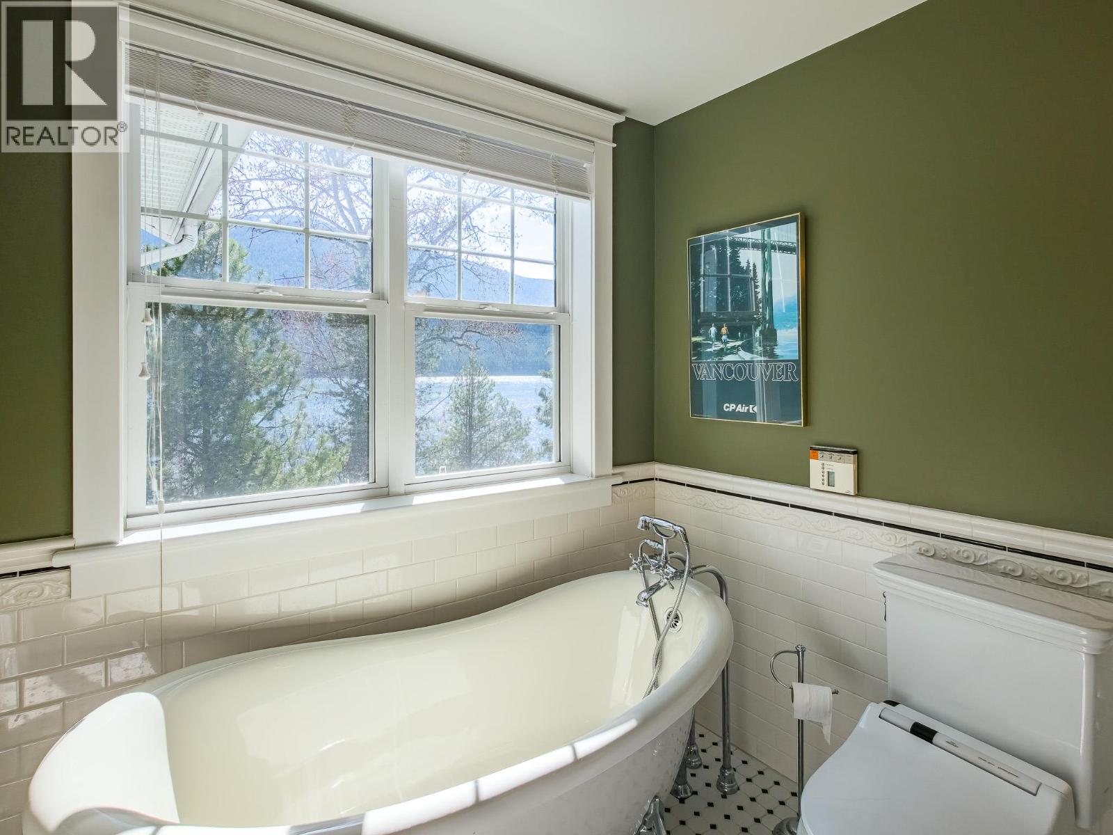 5916 Highway 3a Highway, Balfour, British Columbia  V2Y 1M2 - Photo 33 - 10385252