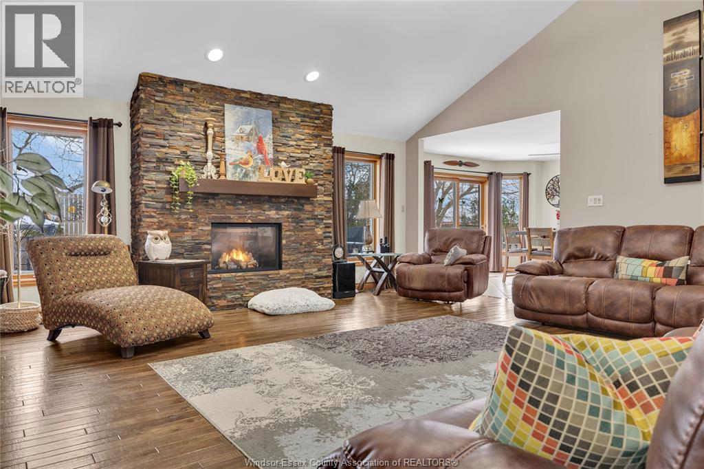 4160 Baseline, Windsor, Ontario  N9A 6T3 - Photo 3 - 26009702