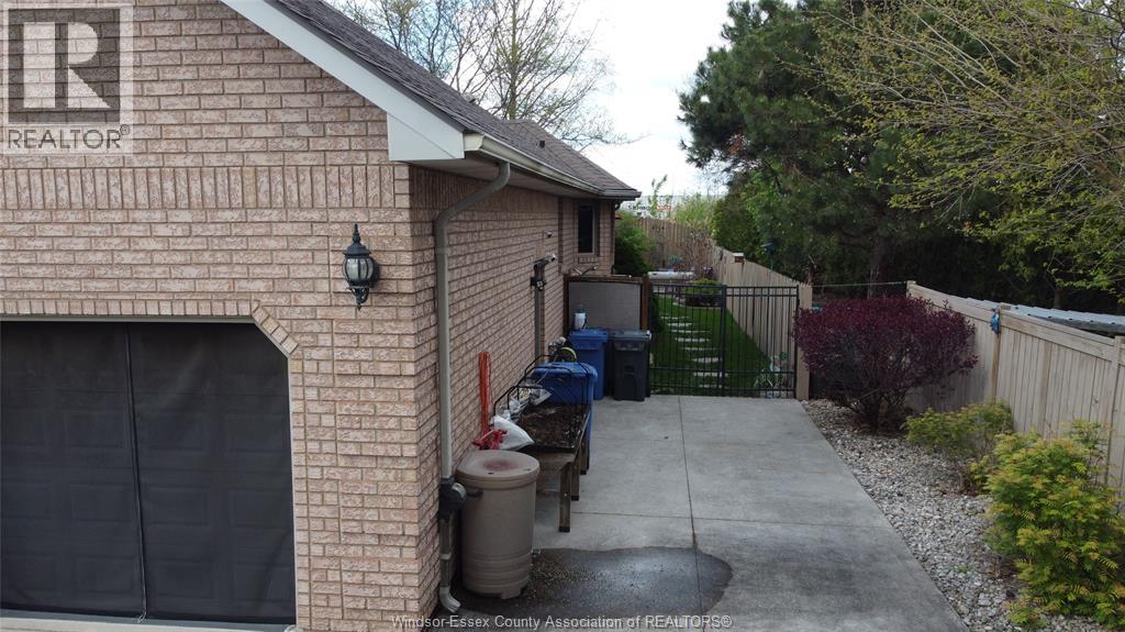 4160 Baseline, Windsor, Ontario  N9A 6T3 - Photo 45 - 26009702
