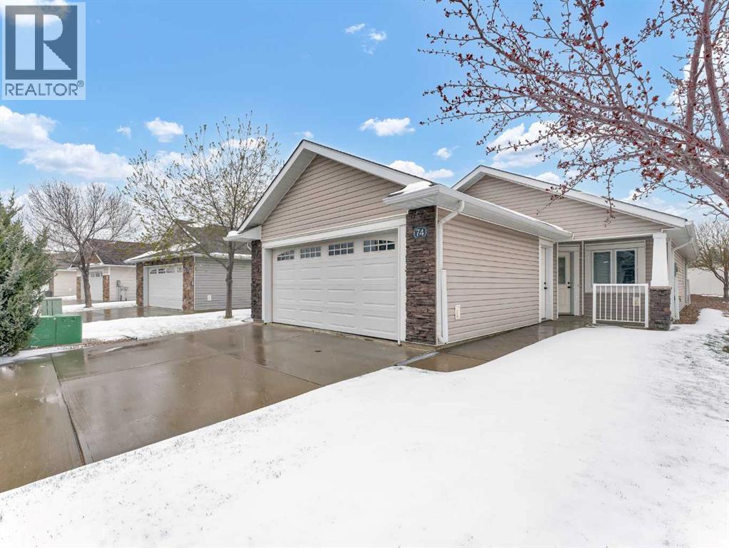 74 Chartwell Place Se, Medicine Hat, Alberta  T1B 0E4 - Photo 3 - A2305576