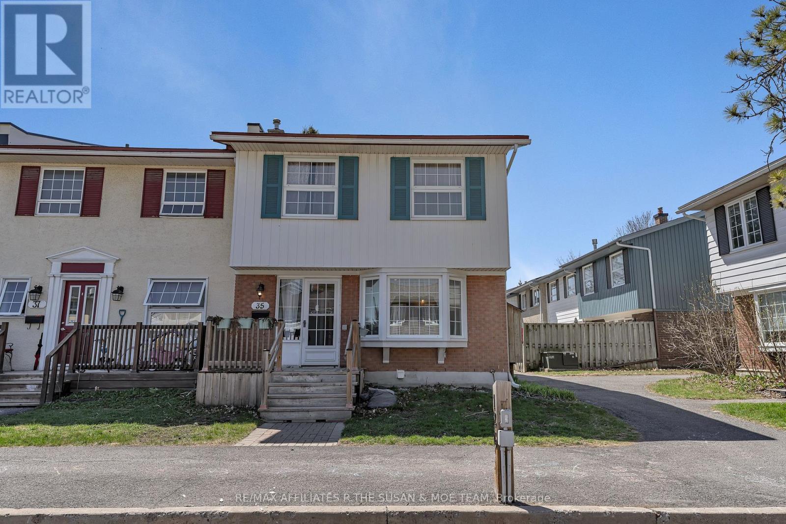 35 MONTEREY DRIVE, Ottawa, Ontario