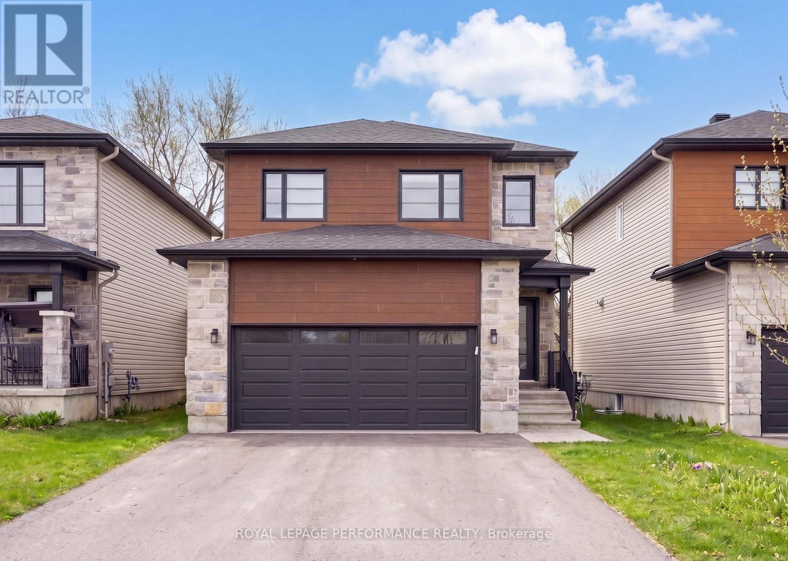 934 CHABLIS CRESCENT, Russell, Ontario