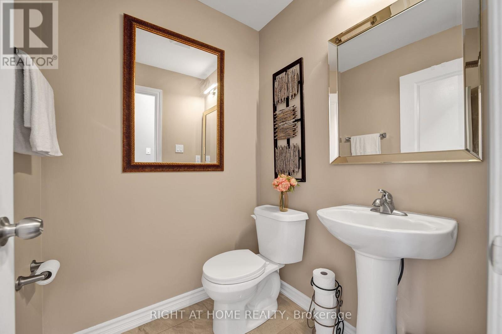 40 Ridge Gate Crescent, East Gwillimbury, Ontario  L0G 1M0 - Photo 18 - N12810312
