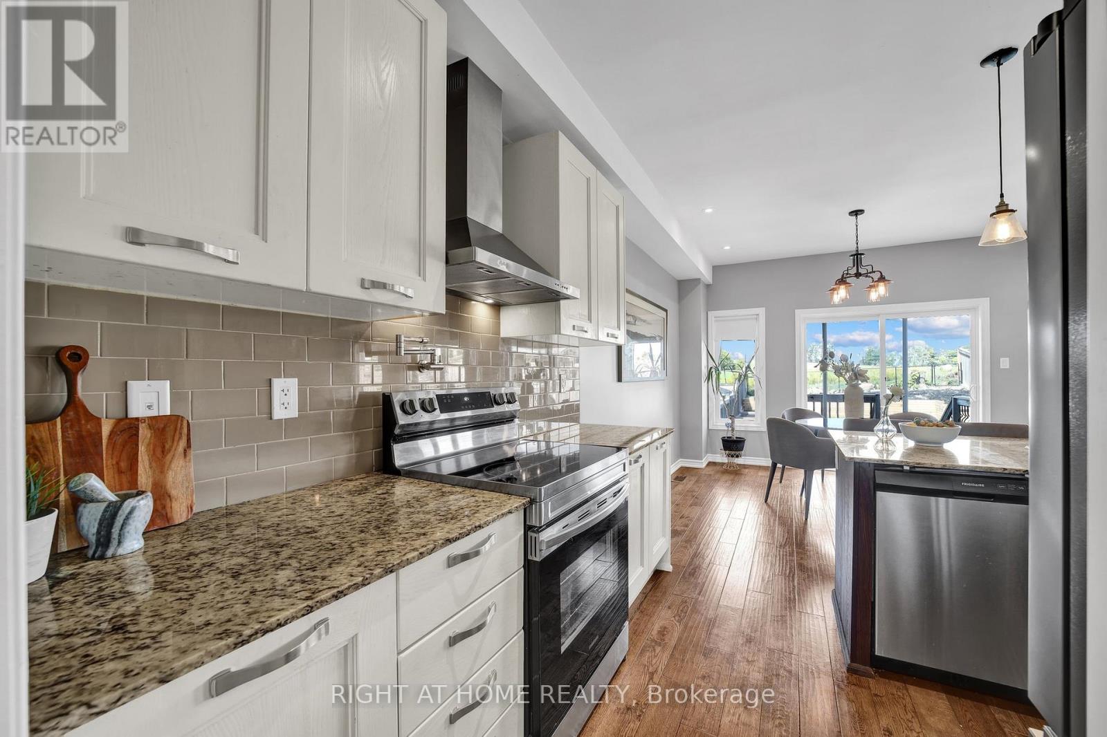 40 Ridge Gate Crescent, East Gwillimbury, Ontario  L0G 1M0 - Photo 14 - N12810312