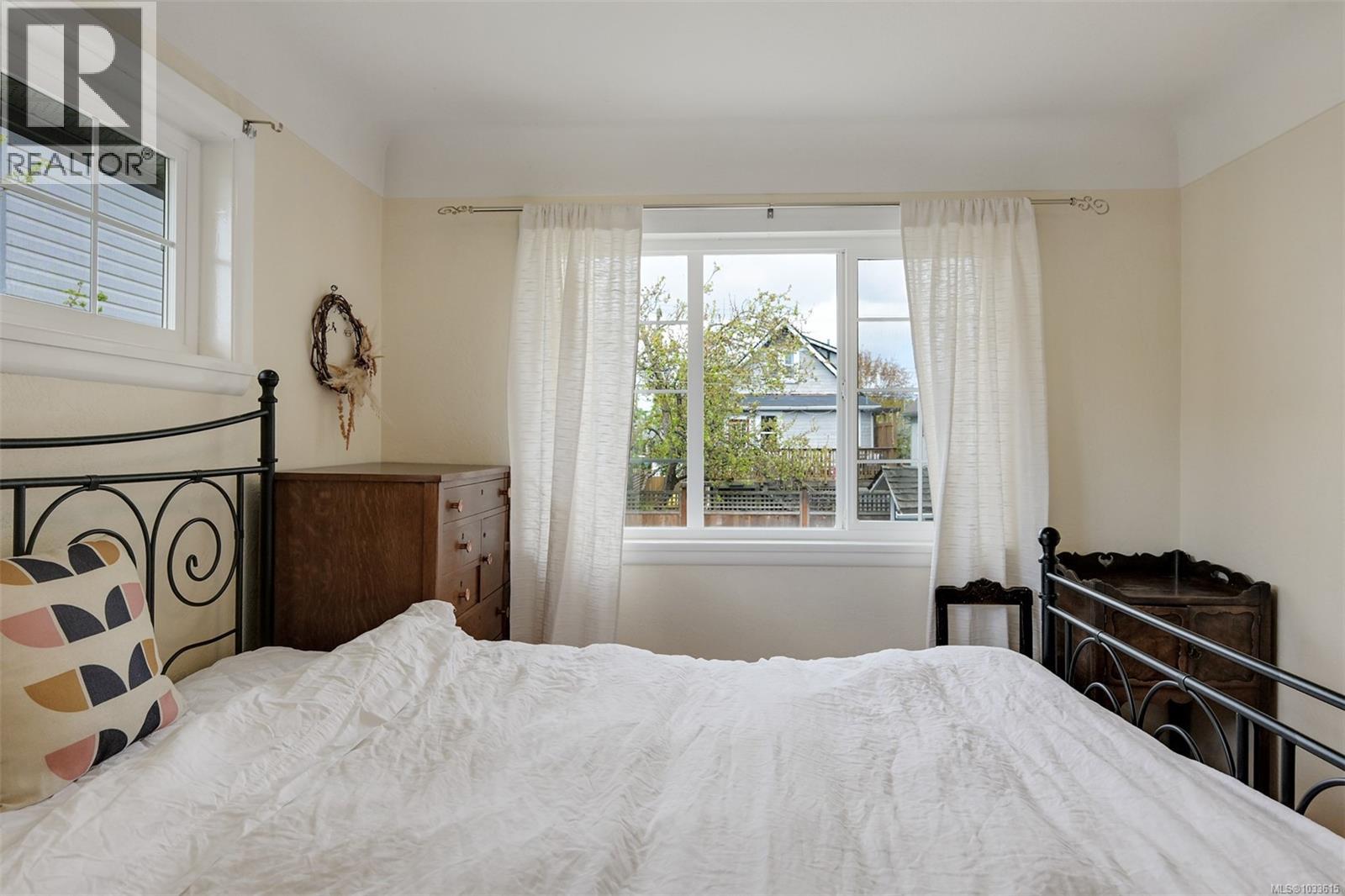 1452 Westall Ave, Victoria, British Columbia  V8T 2G5 - Photo 17 - 1033615