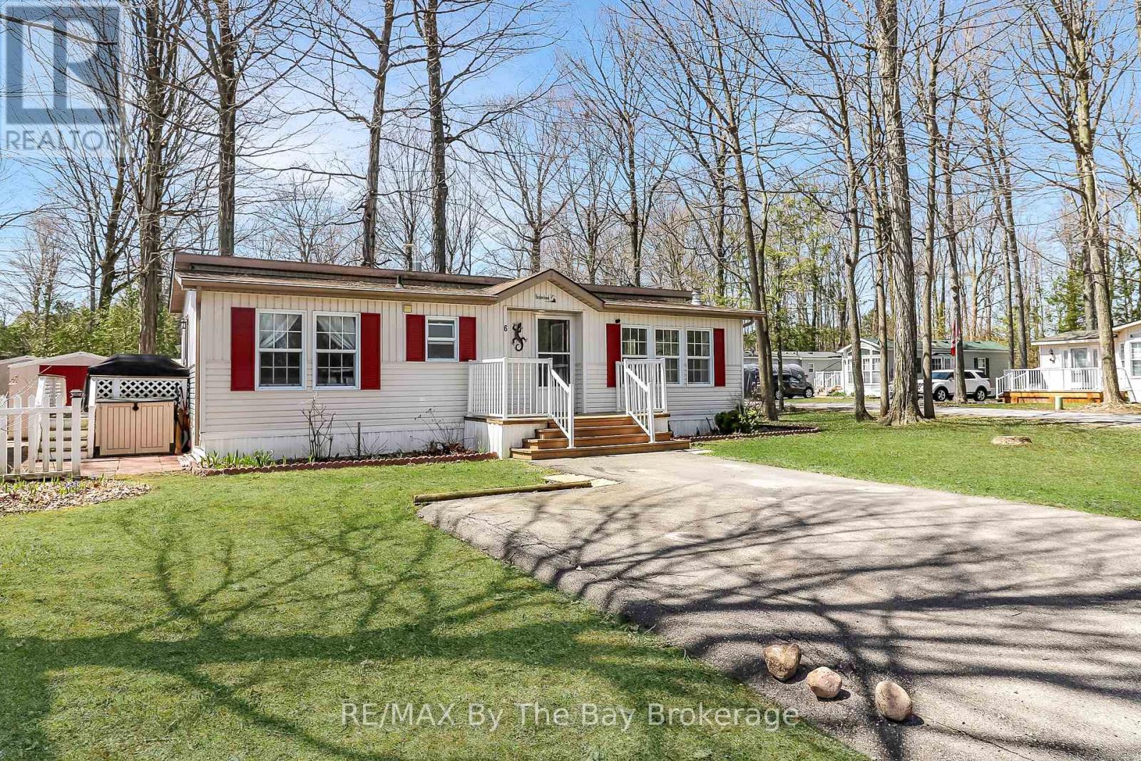 6 PACIFIC AVENUE, Wasaga Beach, Ontario