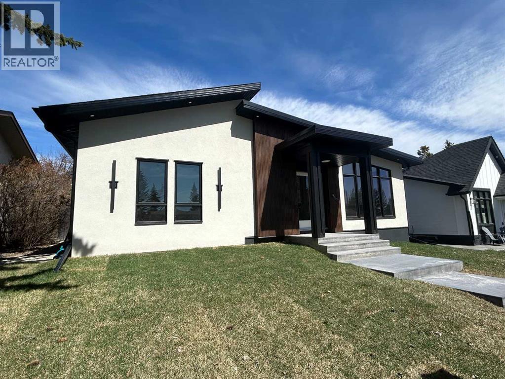 5616 Lodge Crescent Sw, Calgary, Alberta  T3E 5Y7 - Photo 1 - A2270927