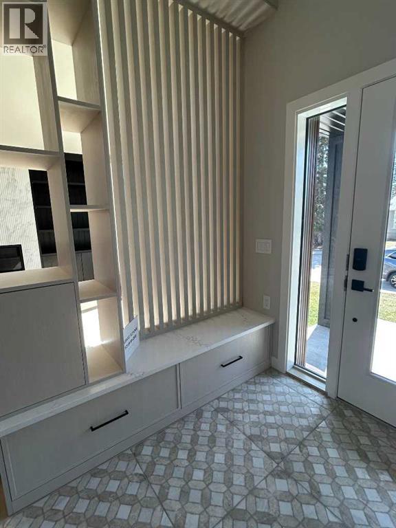 5616 Lodge Crescent Sw, Calgary, Alberta  T3E 5Y7 - Photo 2 - A2270927