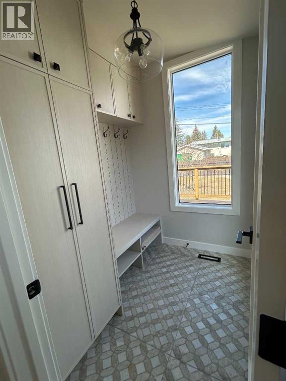 5616 Lodge Crescent Sw, Calgary, Alberta  T3E 5Y7 - Photo 13 - A2270927