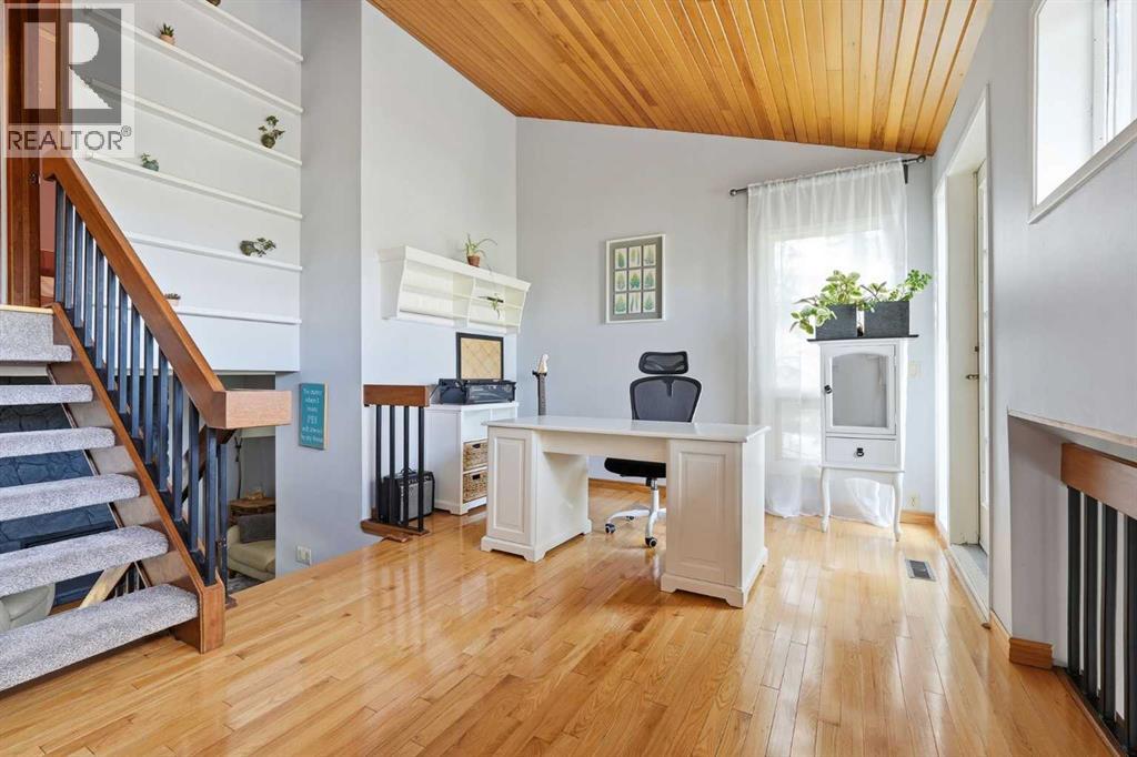 39 Coach Manor Terrace Sw, Calgary, Alberta  T3H 1C9 - Photo 17 - A2306773