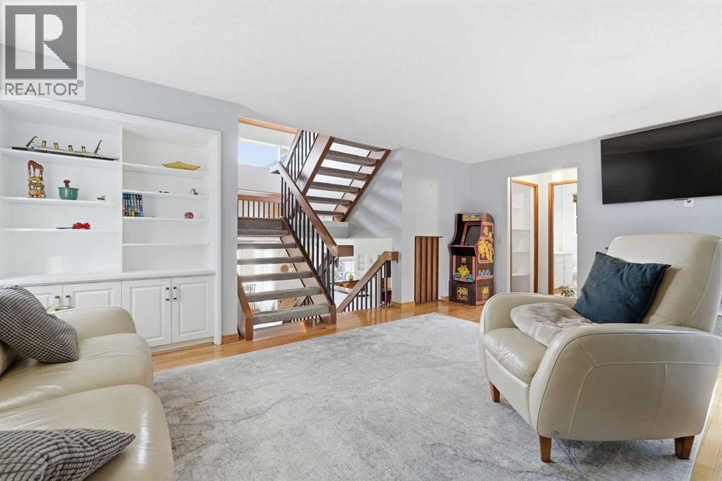 39 Coach Manor Terrace Sw, Calgary, Alberta  T3H 1C9 - Photo 12 - A2306773