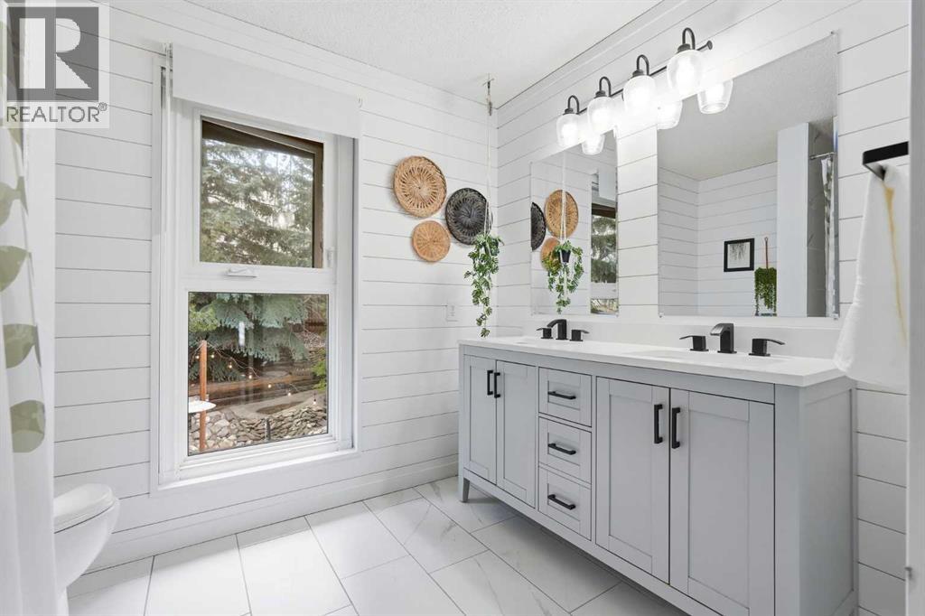 39 Coach Manor Terrace Sw, Calgary, Alberta  T3H 1C9 - Photo 25 - A2306773