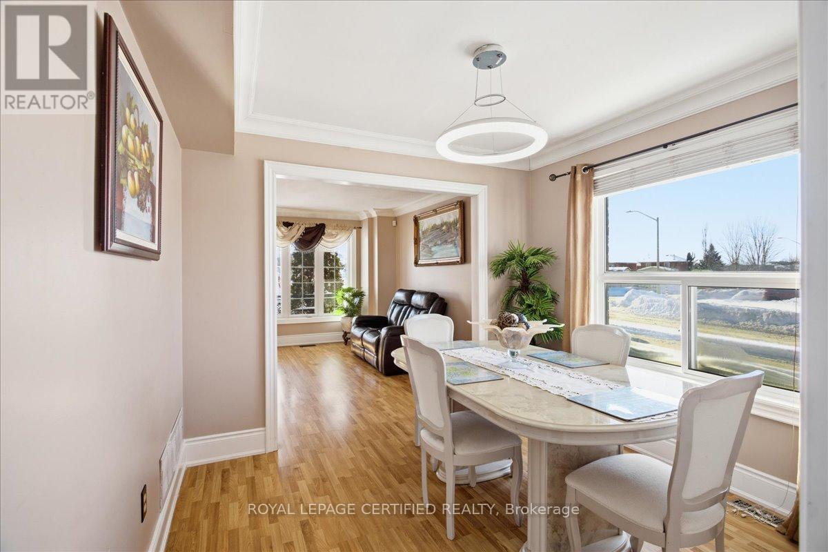 154 COUNTRY LANE, Barrie, Ontario