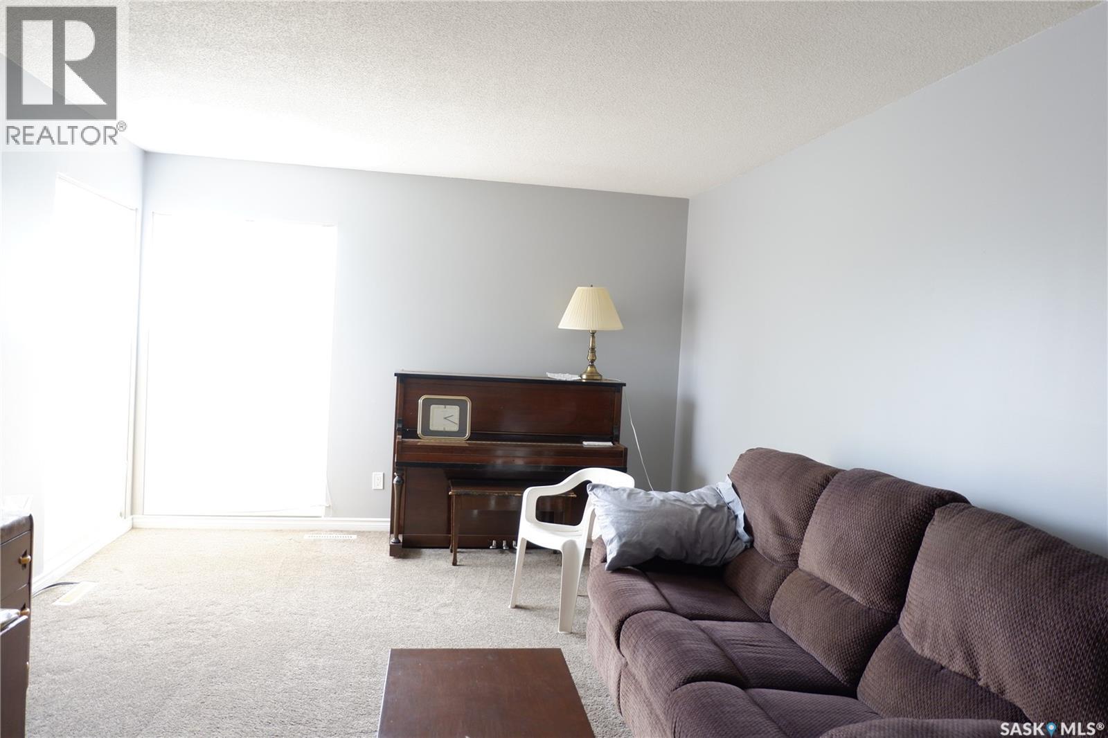 116 Empire Place, Assiniboia, Saskatchewan  S0H 0B0 - Photo 10 - SK034519