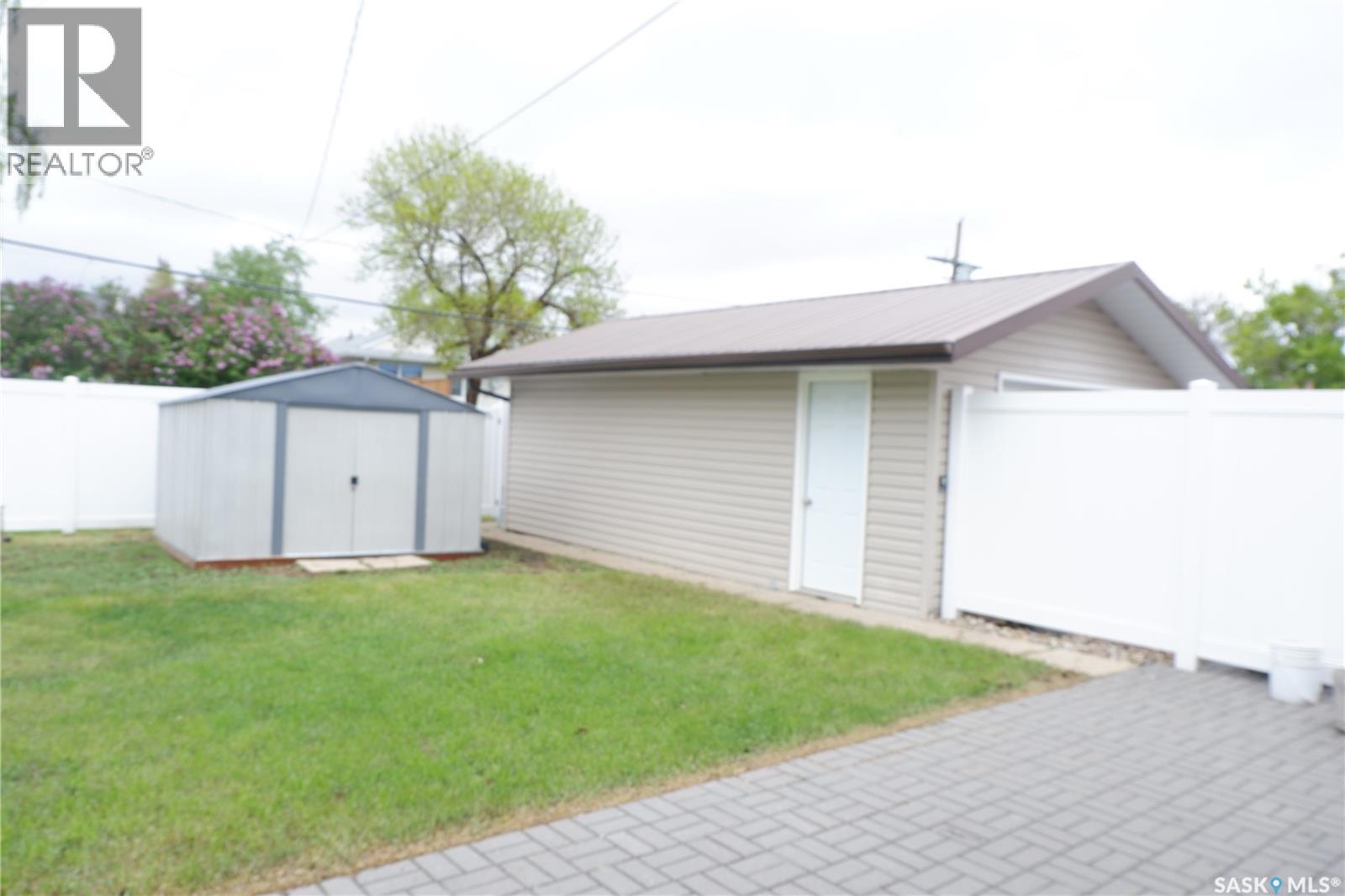 116 Empire Place, Assiniboia, Saskatchewan  S0H 0B0 - Photo 27 - SK034519