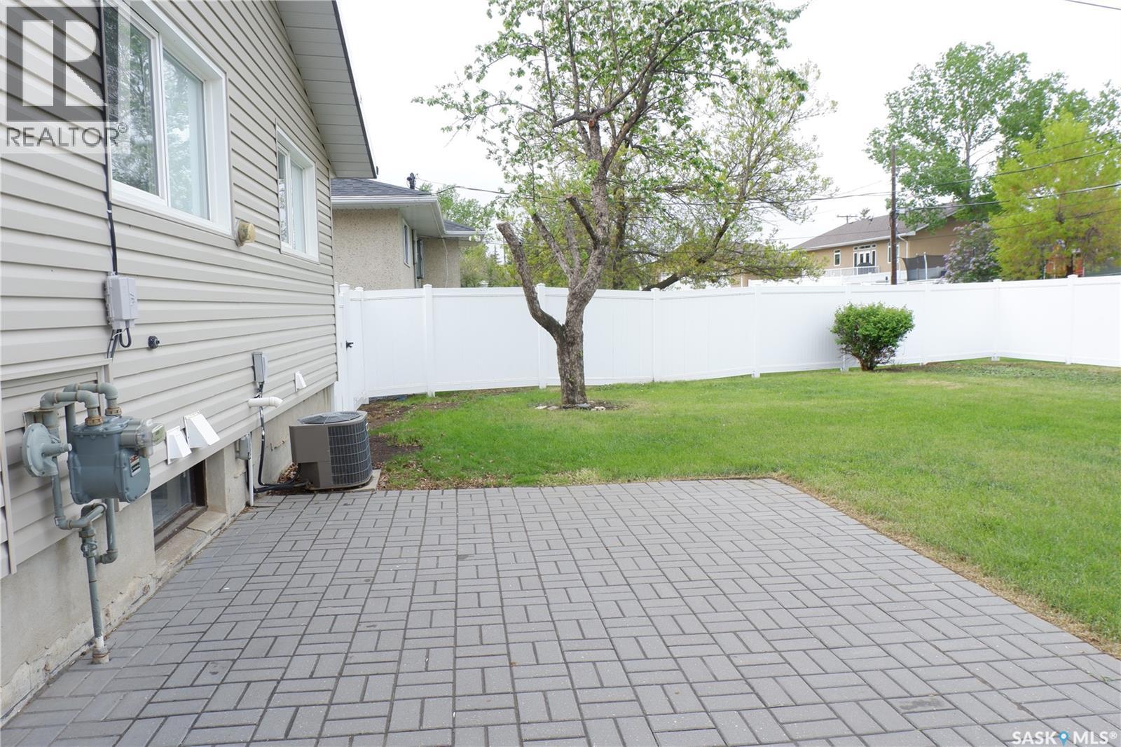 116 Empire Place, Assiniboia, Saskatchewan  S0H 0B0 - Photo 4 - SK034519