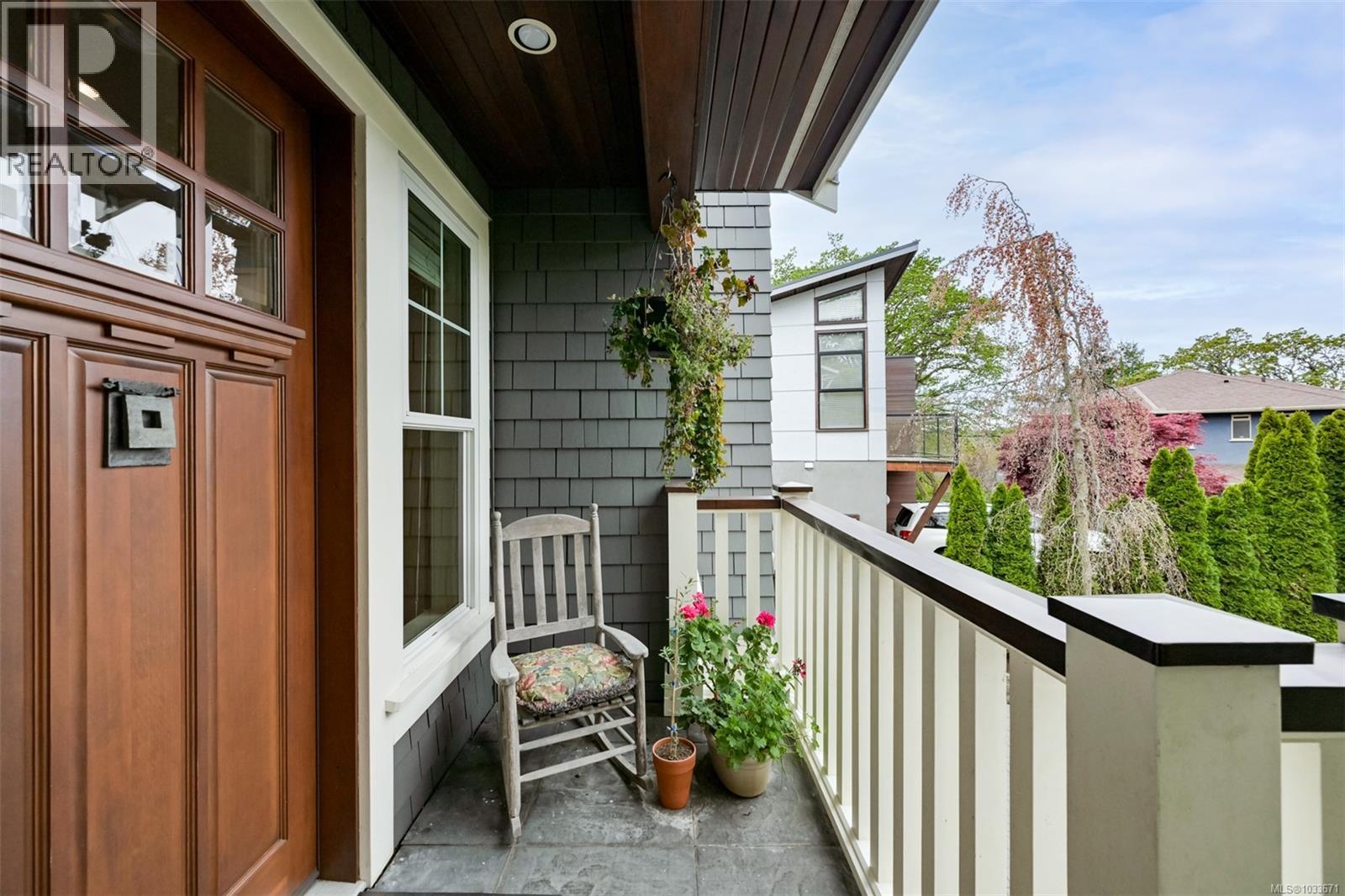 12 Briar Pl, Victoria, British Columbia  V8S 3J5 - Photo 69 - 1033671