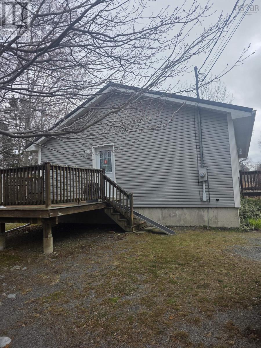 14 Lawrence Street, Liverpool, Nova Scotia  B0T 1K0 - Photo 2 - 202609050