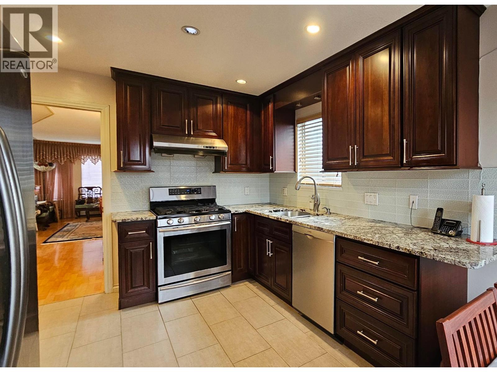 1308 E 62nd Avenue, Vancouver, British Columbia  V5X 2H5 - Photo 10 - R3114413