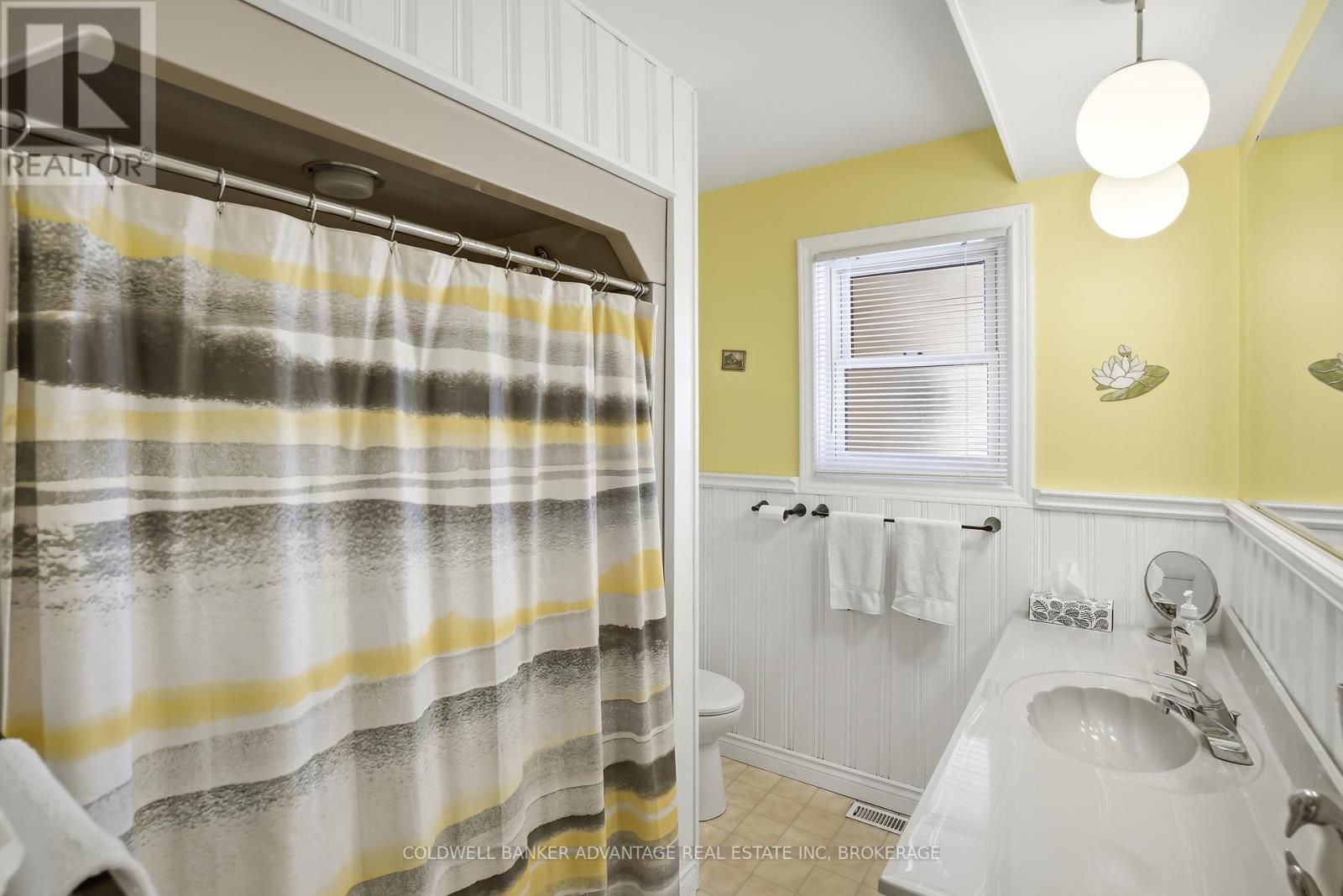 11 Empress Avenue, Welland, Ontario  L3B 1K6 - Photo 12 - X13066056