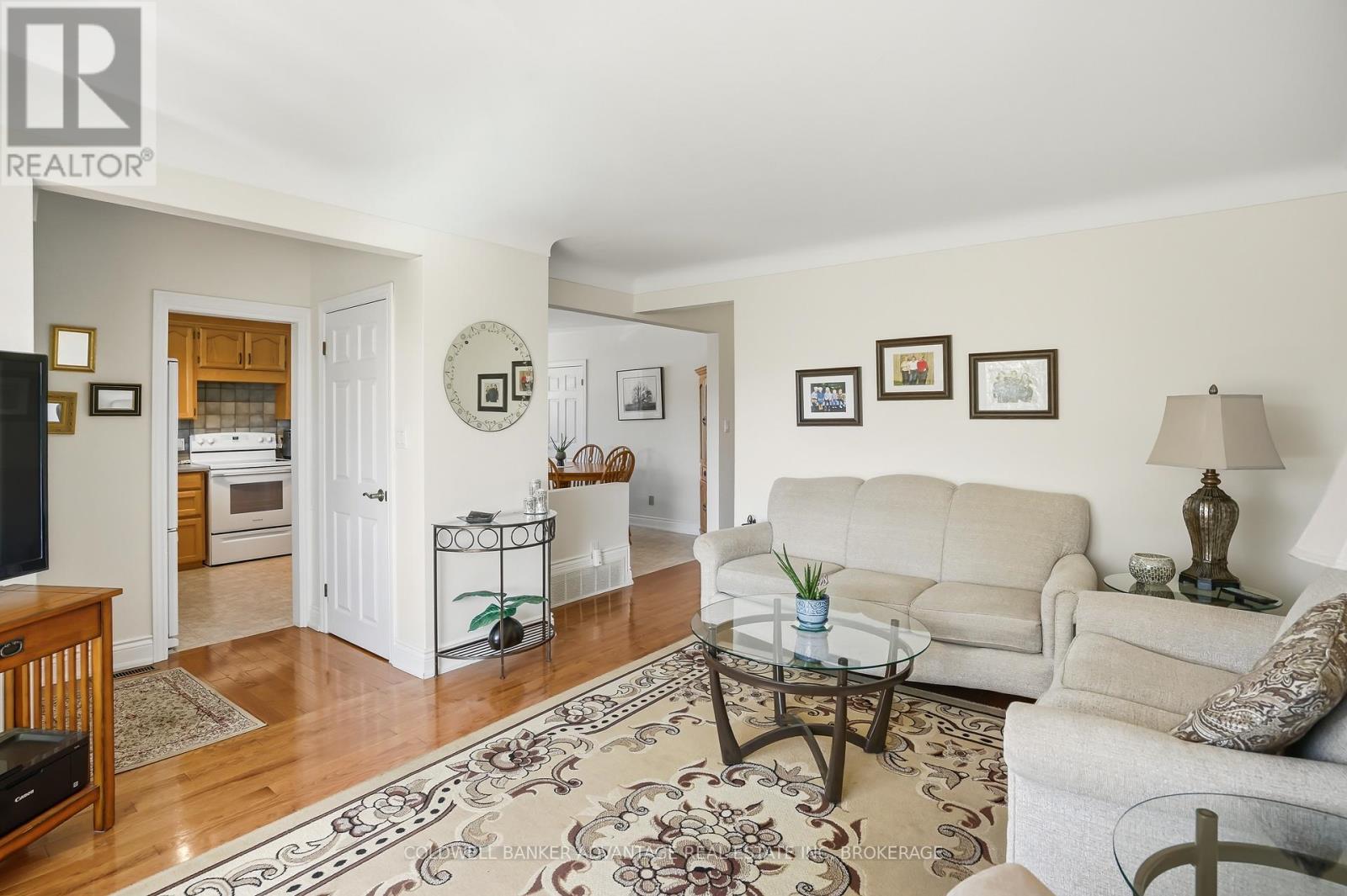 11 Empress Avenue, Welland, Ontario  L3B 1K6 - Photo 4 - X13066056