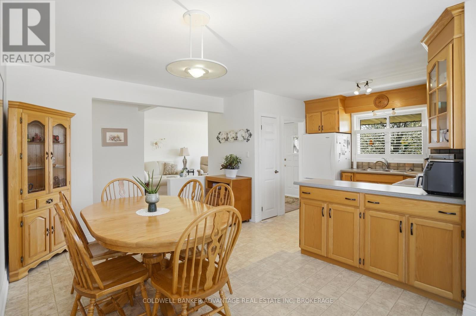 11 Empress Avenue, Welland, Ontario  L3B 1K6 - Photo 6 - X13066056