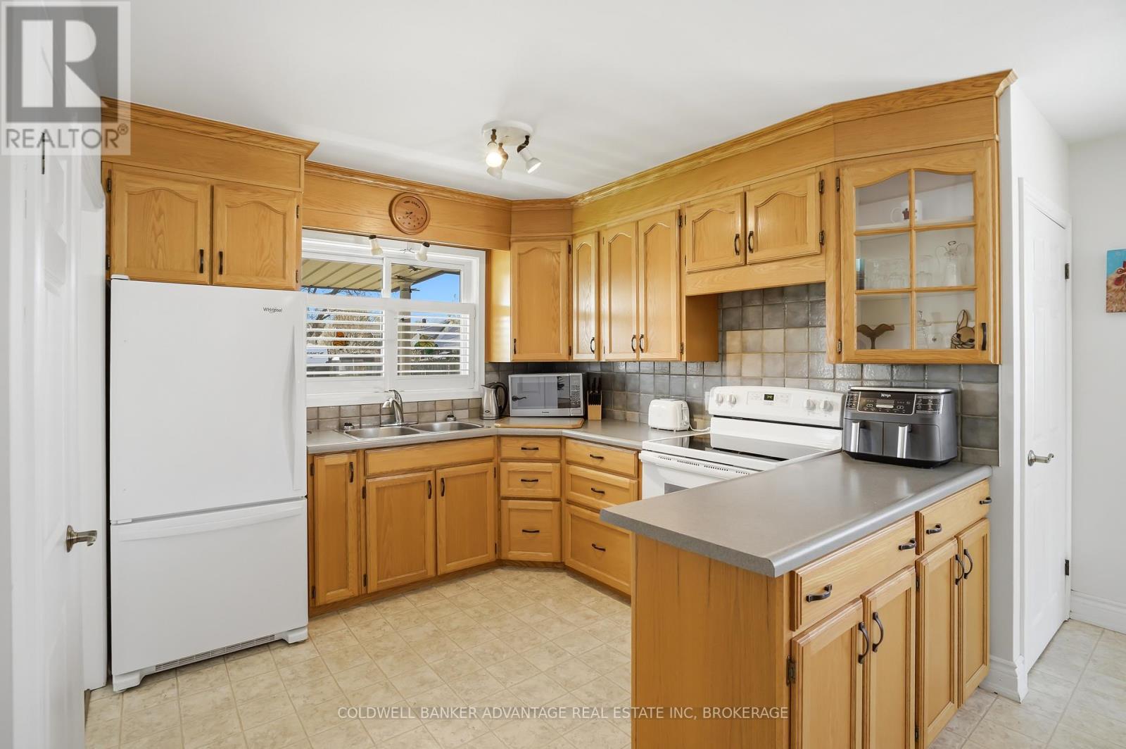11 Empress Avenue, Welland, Ontario  L3B 1K6 - Photo 7 - X13066056