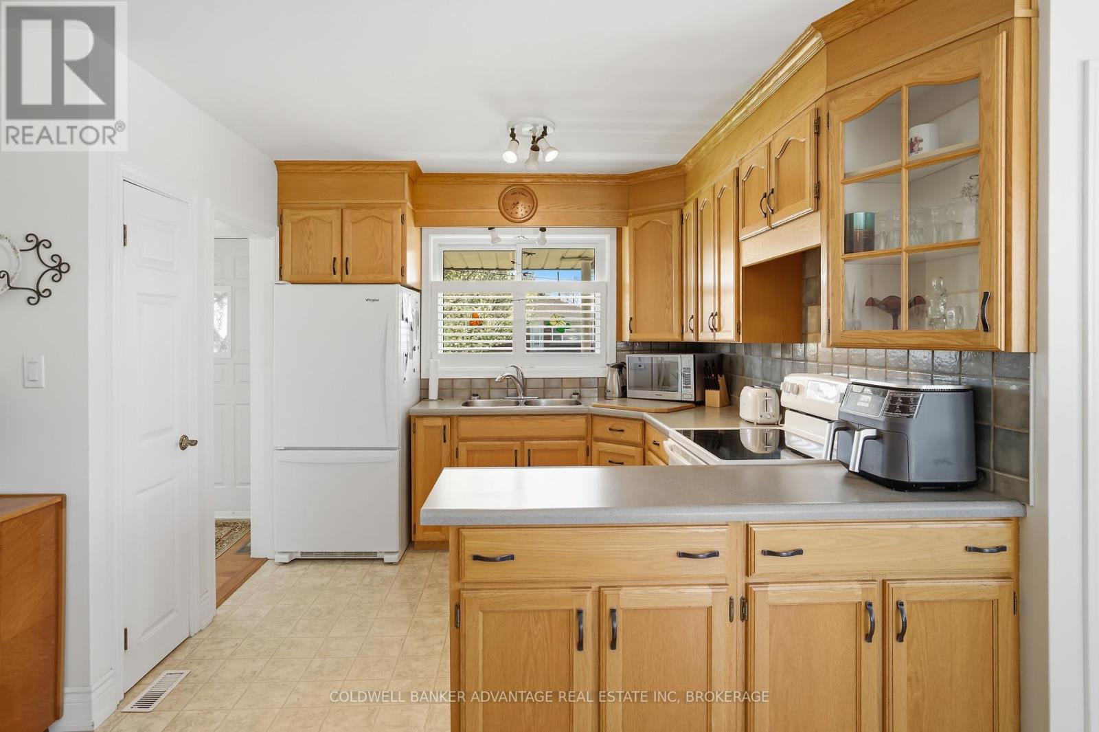 11 Empress Avenue, Welland, Ontario  L3B 1K6 - Photo 8 - X13066056