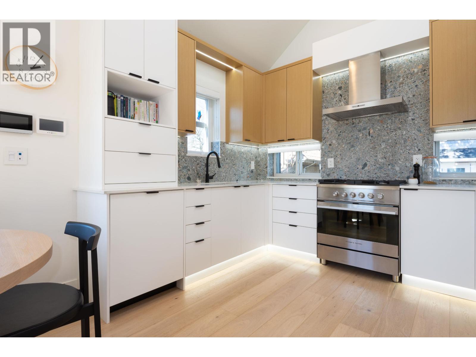 1346 E 11th Avenue, Vancouver, British Columbia  V5N 1Y5 - Photo 8 - R3118115