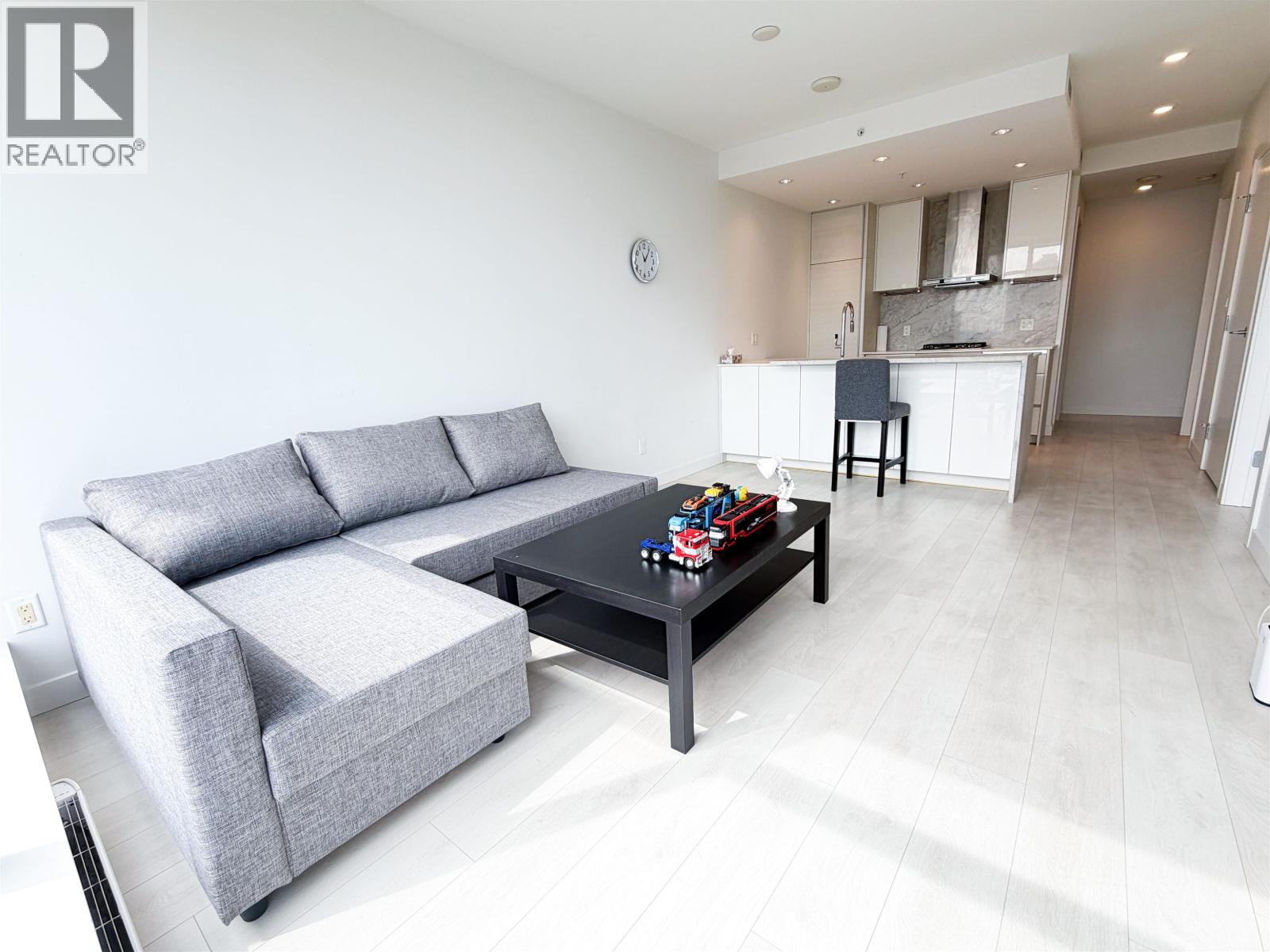 1611 6098 Station Street, Burnaby, British Columbia  V5H 0H4 - Photo 2 - R3117126