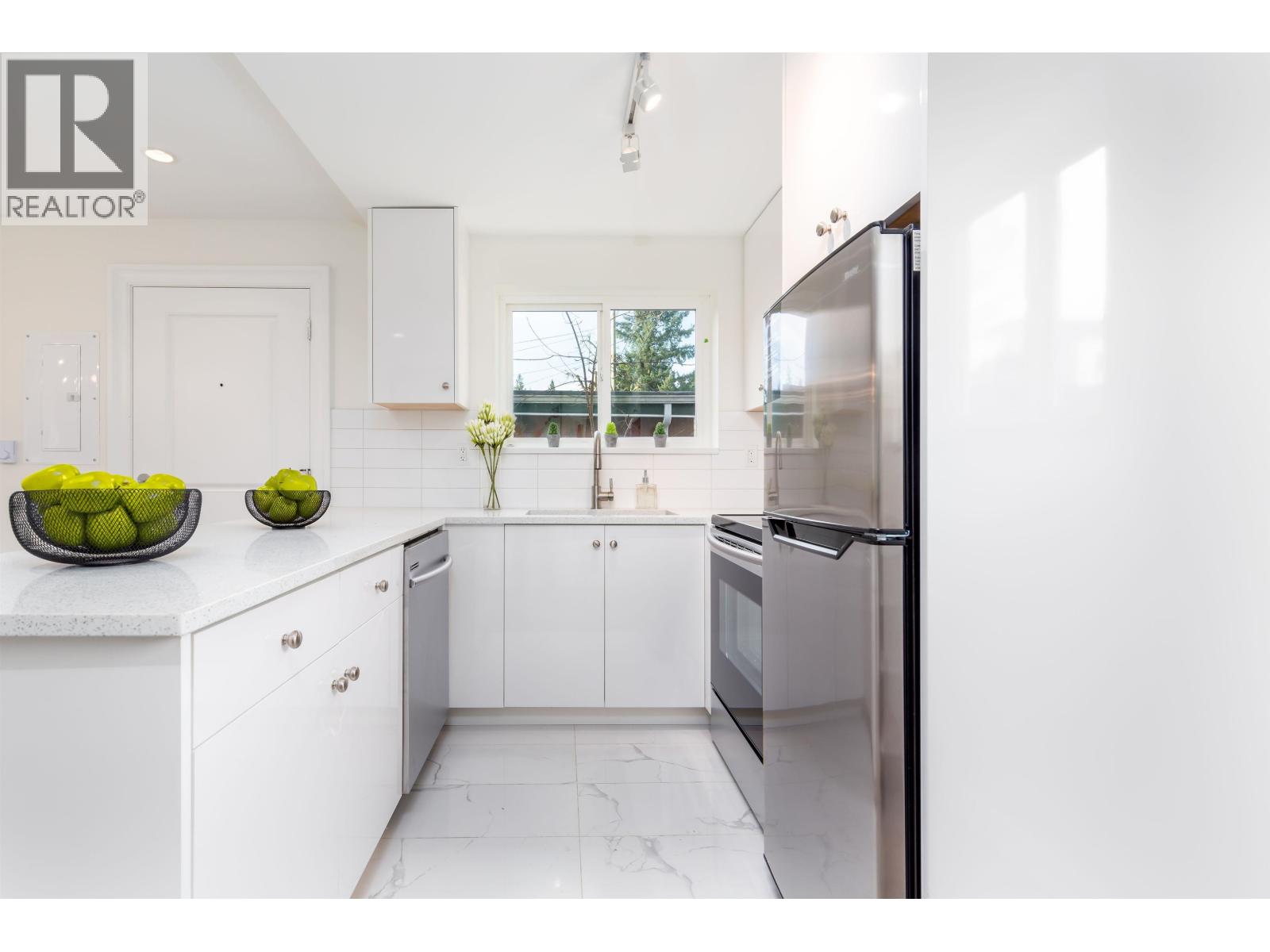 4629 W 14th Avenue, Vancouver, British Columbia  V6R 2Y7 - Photo 9 - R3118139