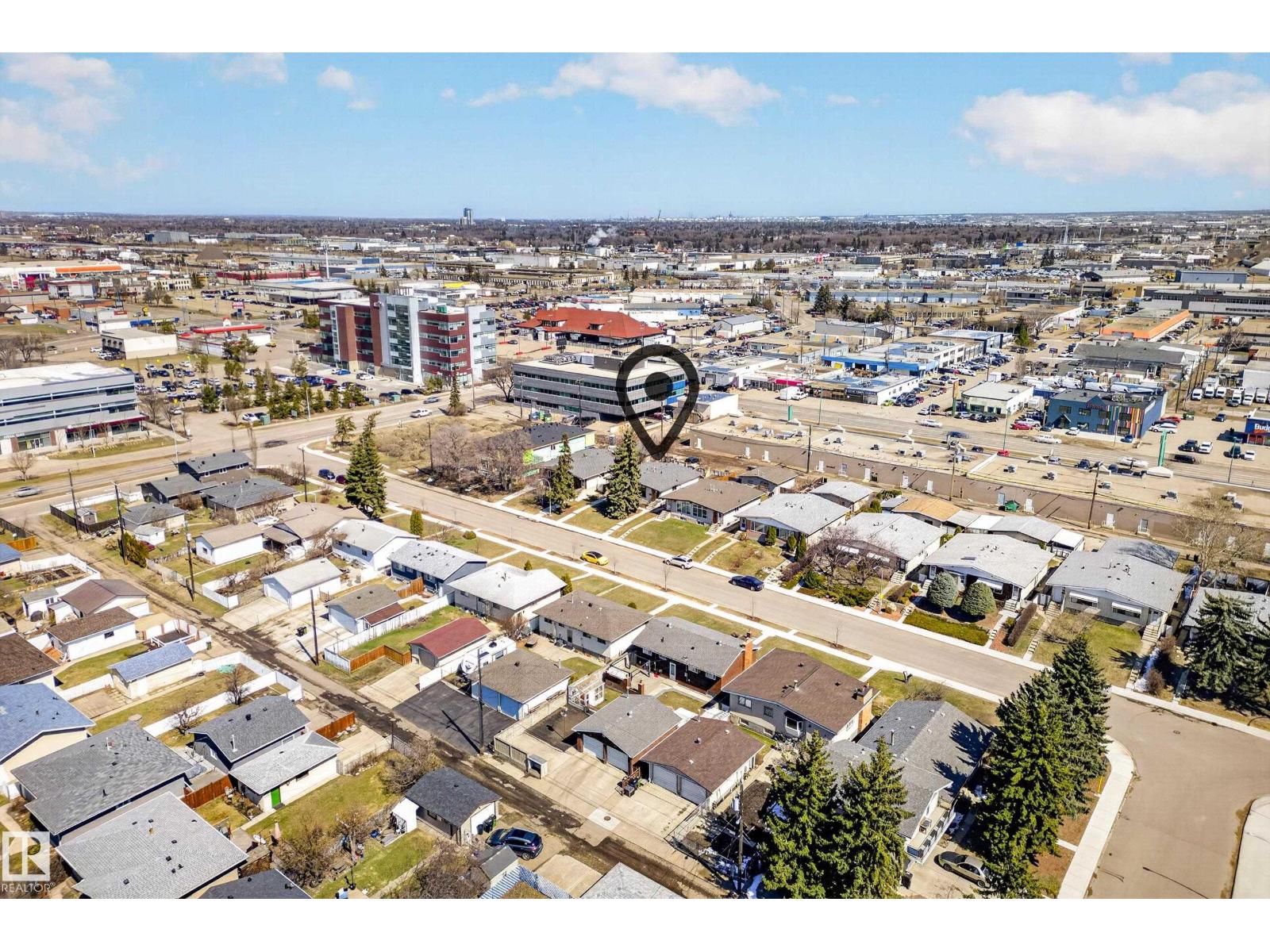 6027 6029 105 St Nw, Edmonton, Alberta  T6H 2N3 - Photo 6 - E4485038
