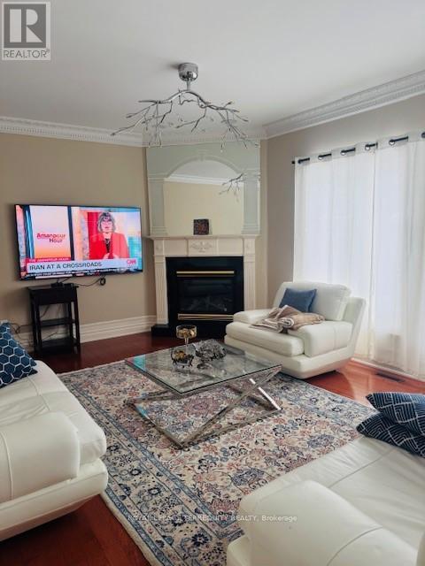 78 Yongehurst Road, Richmond Hill, Ontario  L4C 3T2 - Photo 12 - N12778370