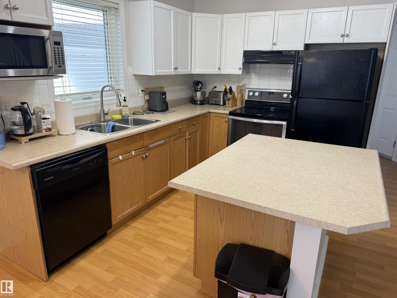 #97 2021 Grantham Ct Nw, Edmonton, Alberta  T5T 6V7 - Photo 8 - E4485039
