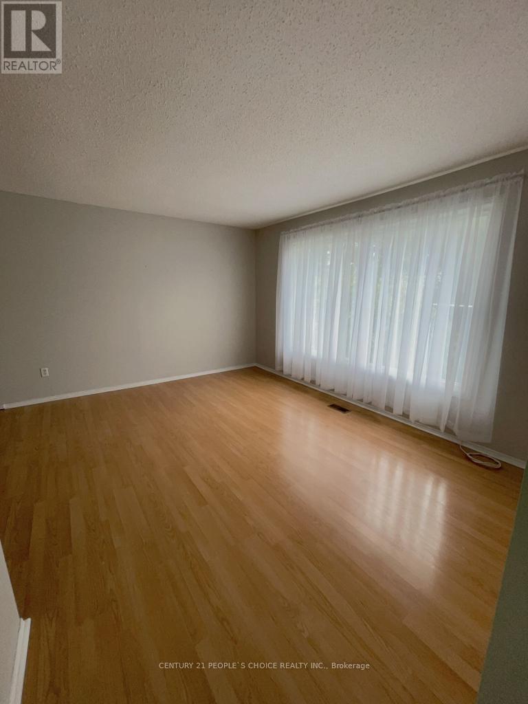 Upper - 6938 Warden Avenue, Niagara Falls, Ontario  L2G 5P3 - Photo 13 - X13066050