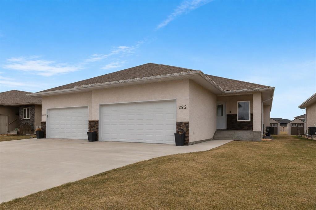 222 Chrysler Gate, Steinbach, Manitoba  R5G 0Z8 - Photo 0 - 202608861