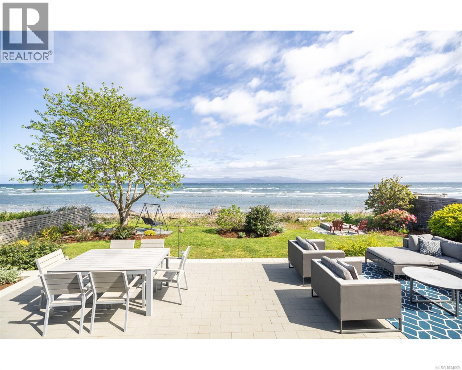 1039 SEACREST Pl, Qualicum Beach, British Columbia